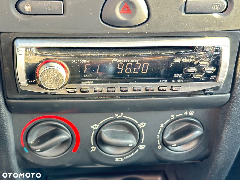 Renault Clio - 17