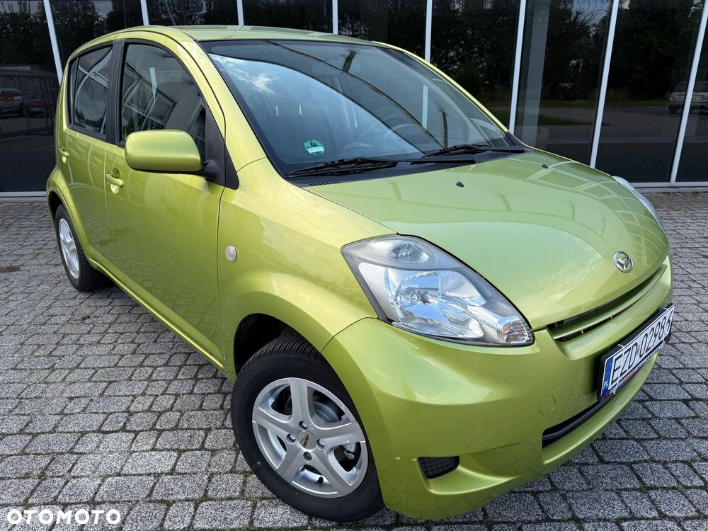 Daihatsu Sirion 1.0 - 15