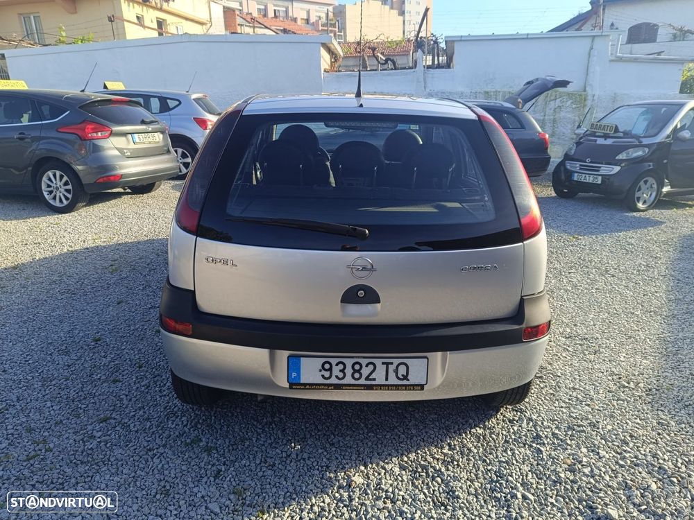 Opel Corsa 1.2 16V Confort - 16