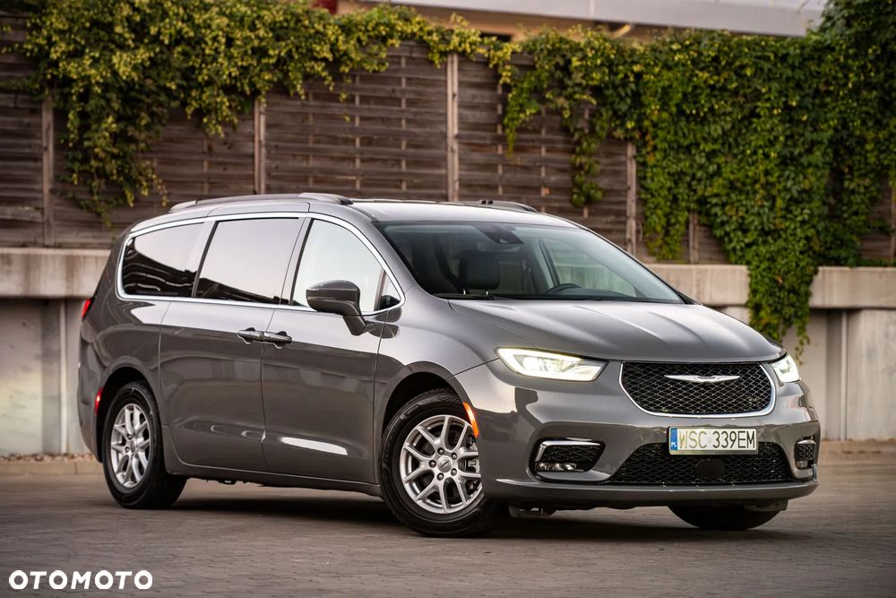Chrysler Pacifica - 1