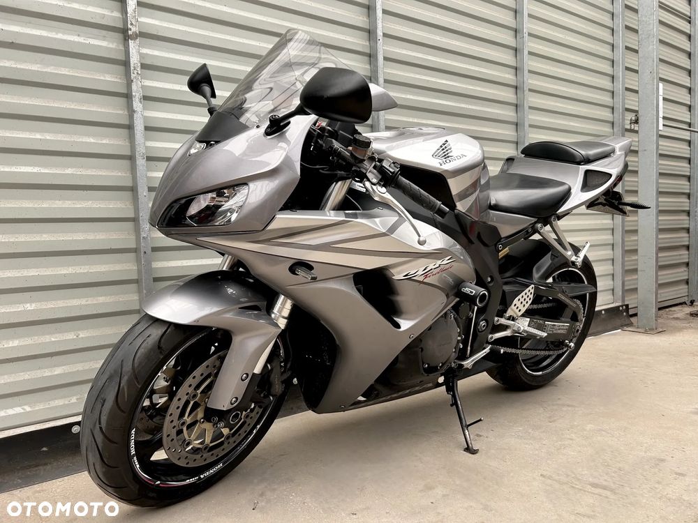 Honda CBR - 1