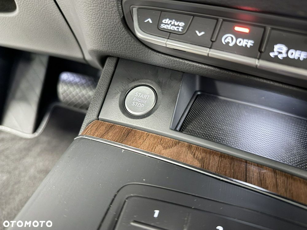 Audi Q5 45 TFSI quattro S tronic design - 24