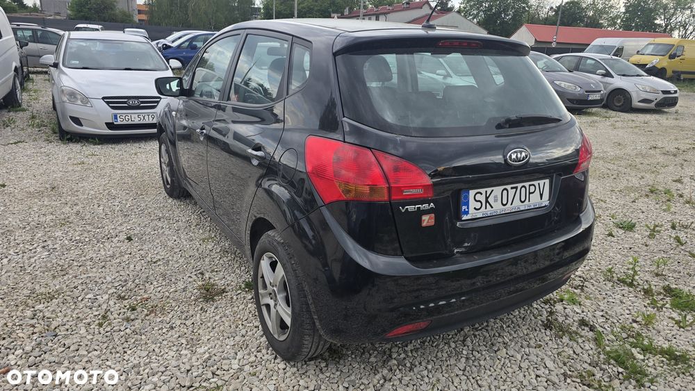 Kia Venga - 11
