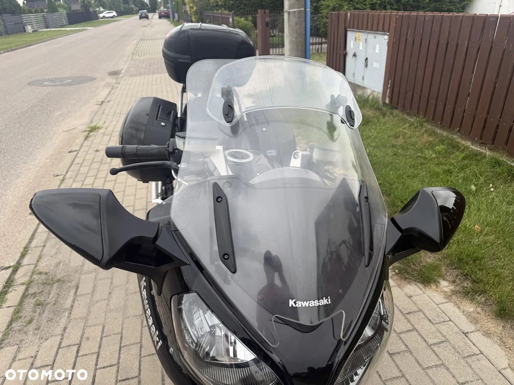 Kawasaki GTR - 9