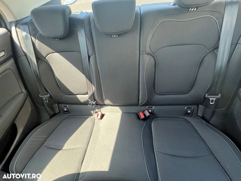 Renault Megane Blue dCi 116 Zen - 10