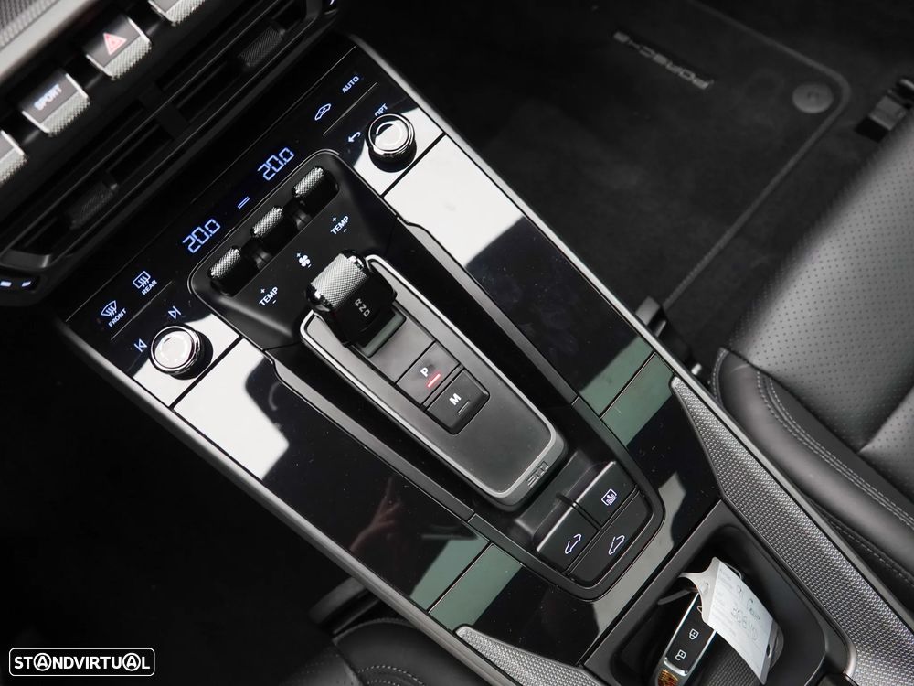 Porsche 911 (992) Carrera PDK - 36