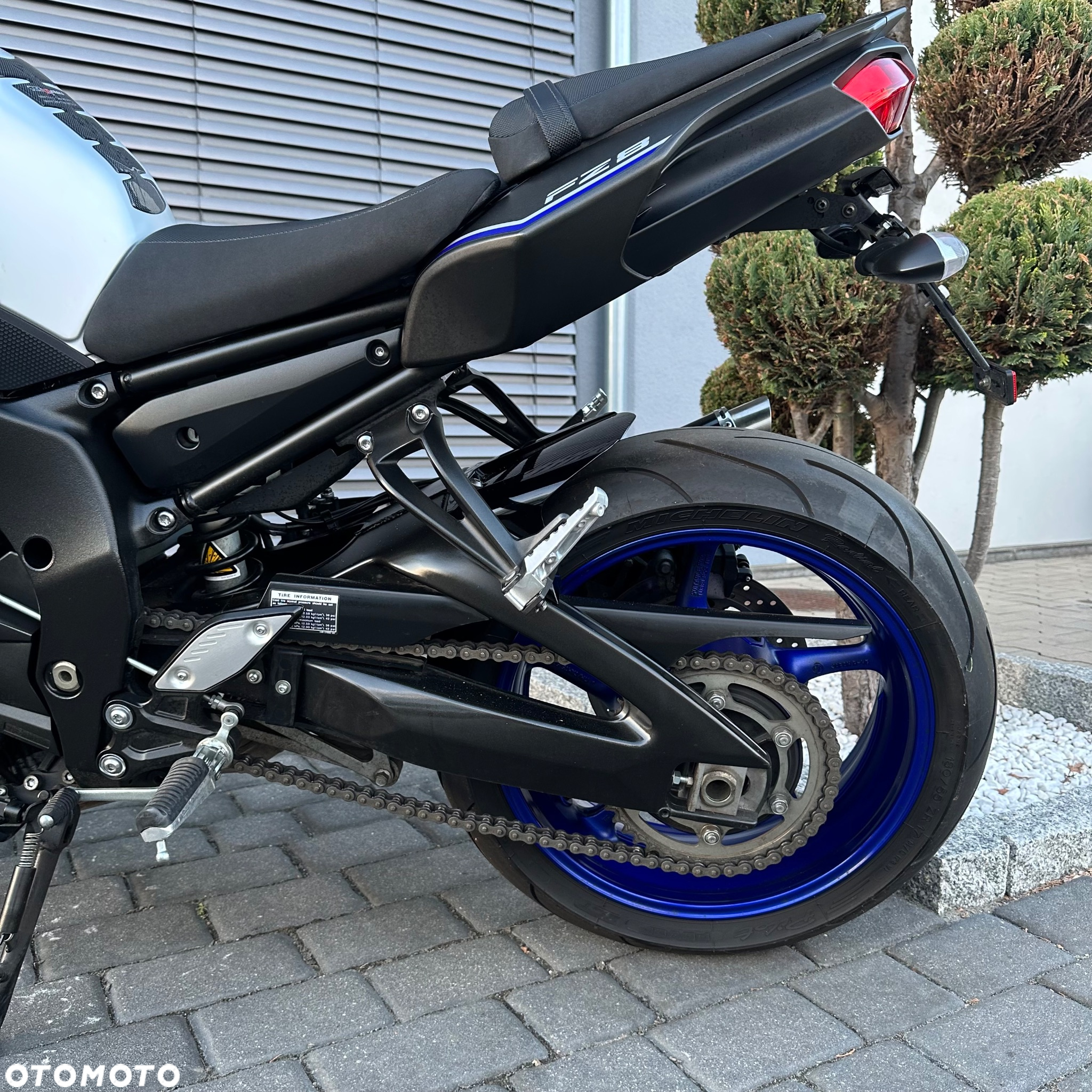 Yamaha FZ8 - 13