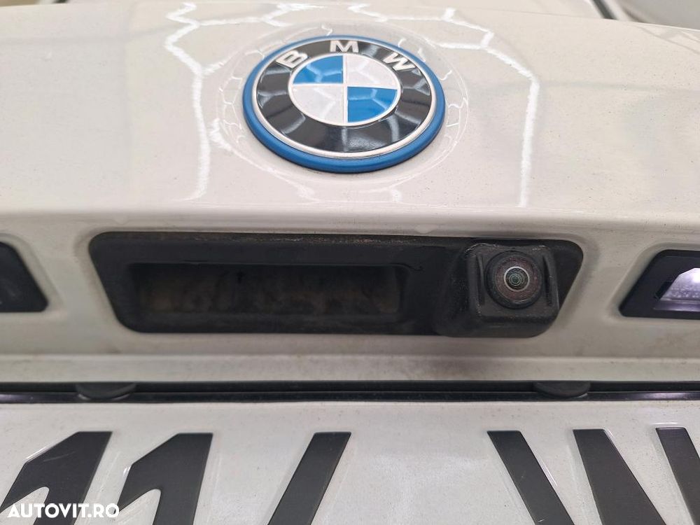 BMW Seria 3 330e xDrive Aut. Sport Line - 14