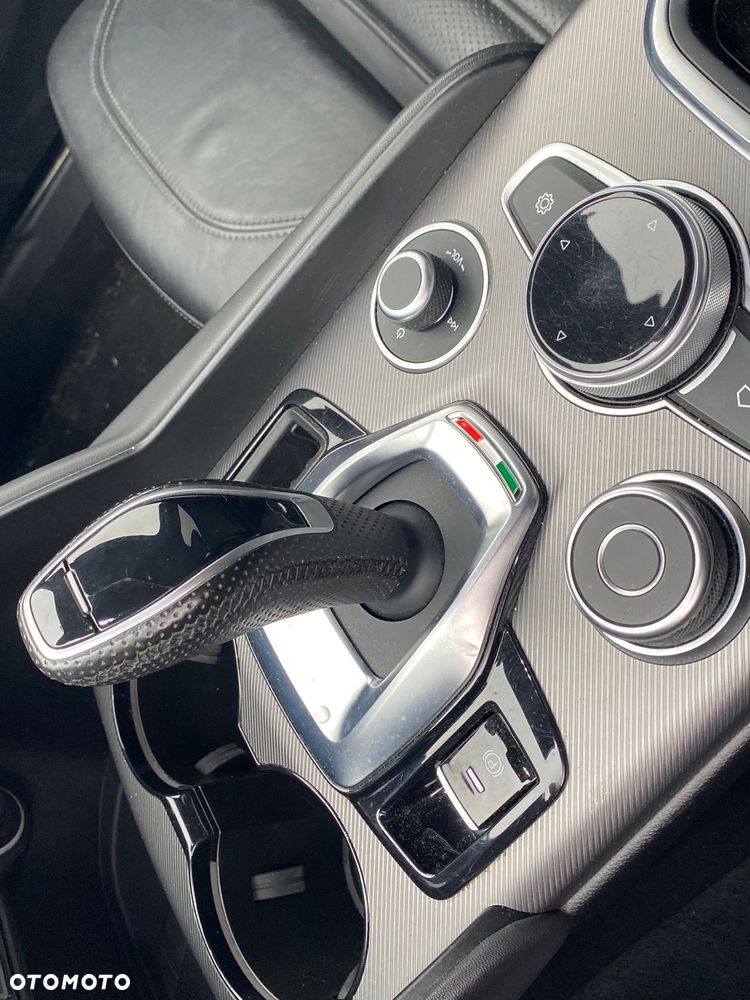 Alfa Romeo Giulia 2.0 Turbo Veloce TI Q4 - 25