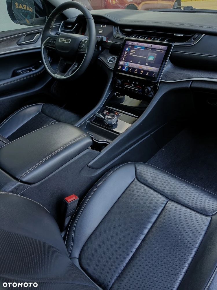Jeep Grand Cherokee - 18