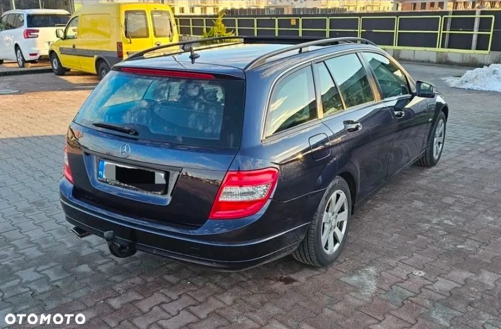 Mercedes-Benz Klasa C 200 CGI BlueEff Avantgarde - 4