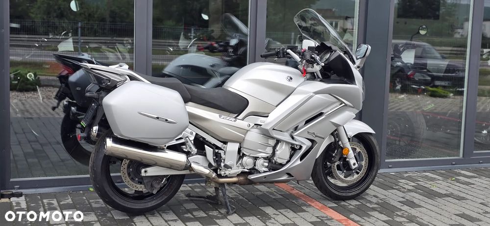 Yamaha FJR - 4
