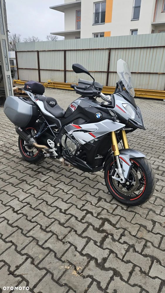 BMW XR - 1
