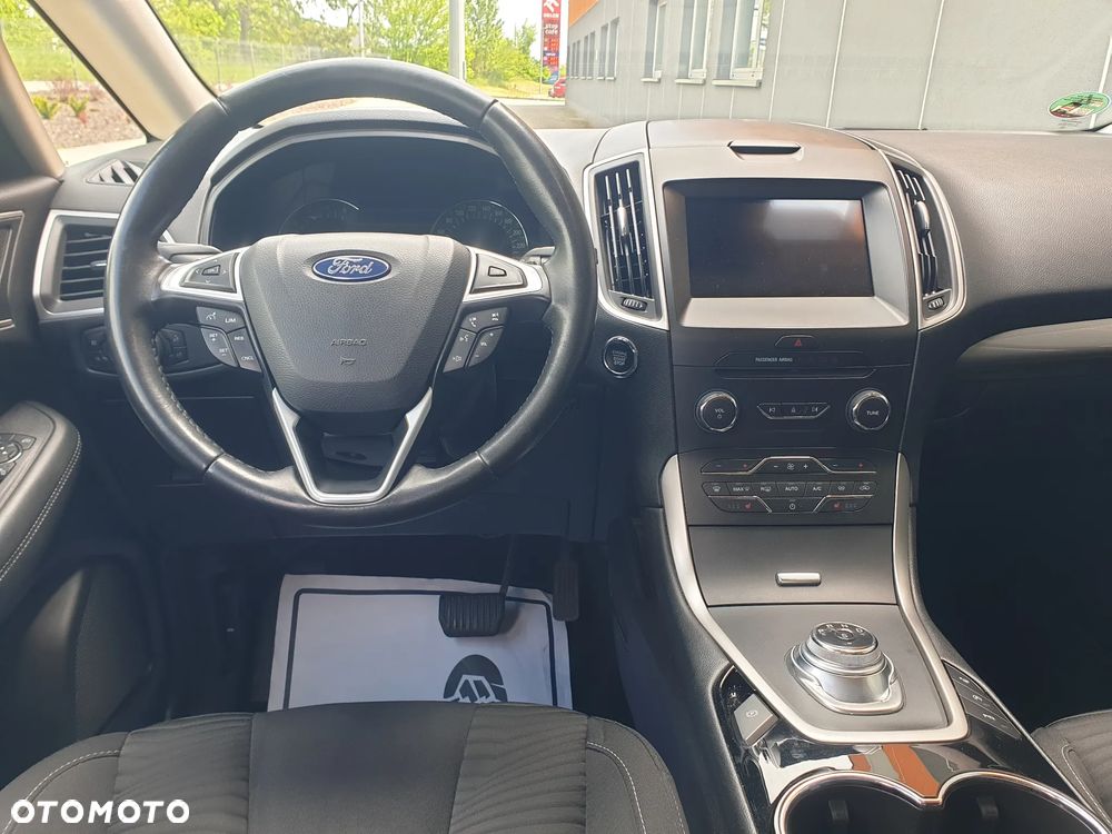 Ford S-Max - 13
