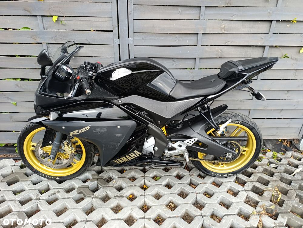 Yamaha YZF - 4