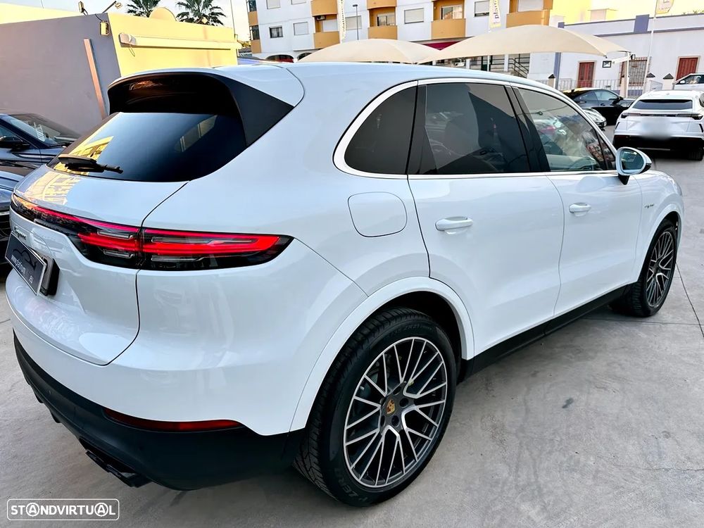 Porsche Cayenne E-Hybrid - 3