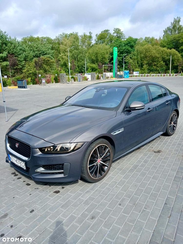 Jaguar XE 2.0 D AWD R-Sport - 1