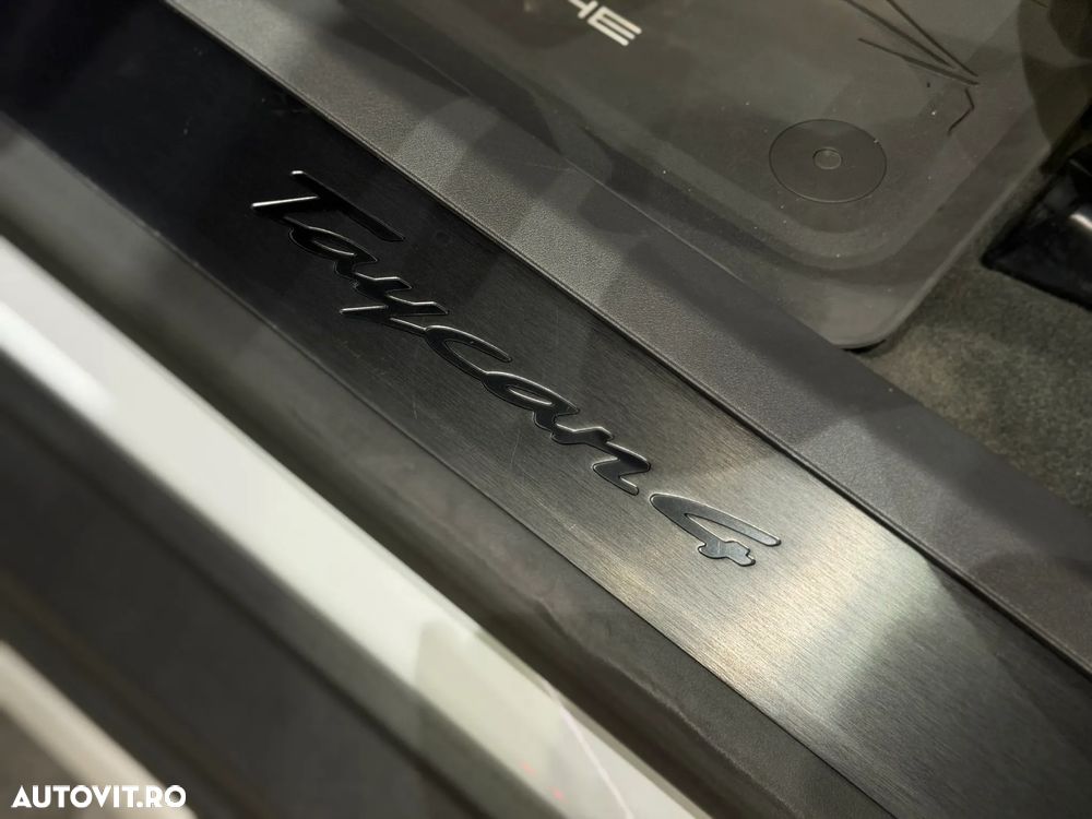 Porsche Taycan 4 - 24