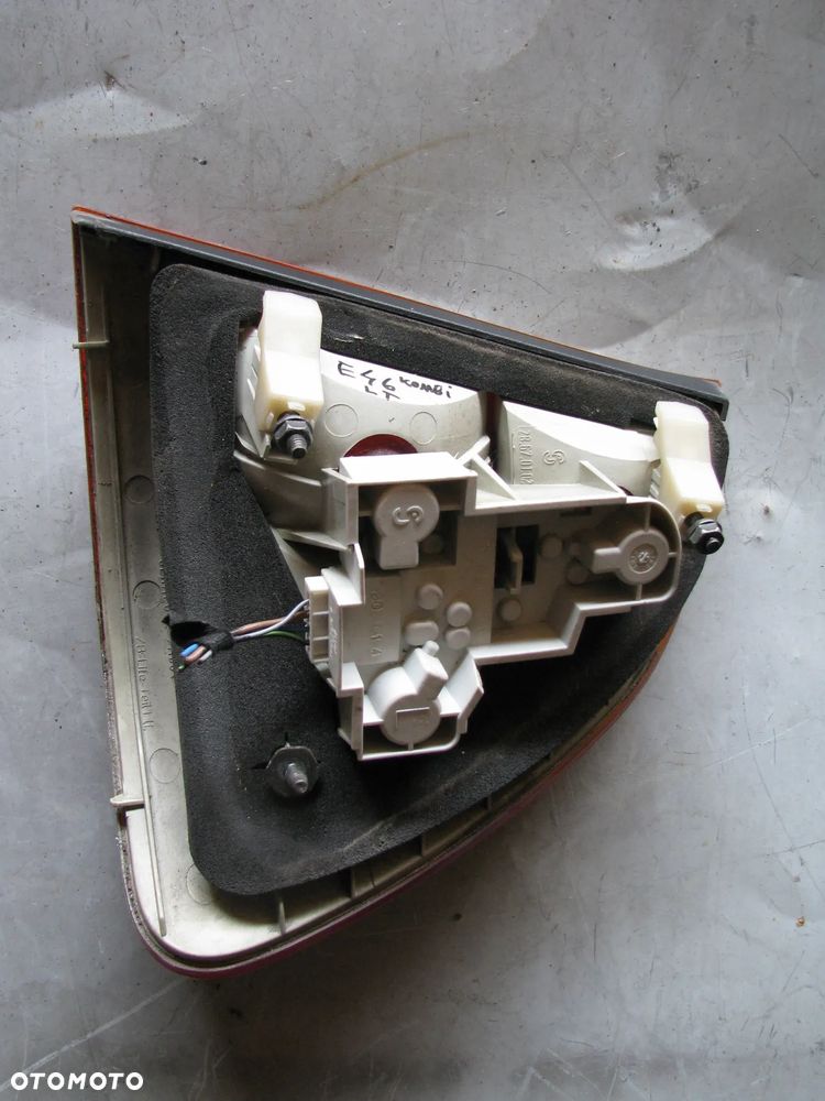 LAMPA LEWA TYLNA BMW 3  E46 - 2