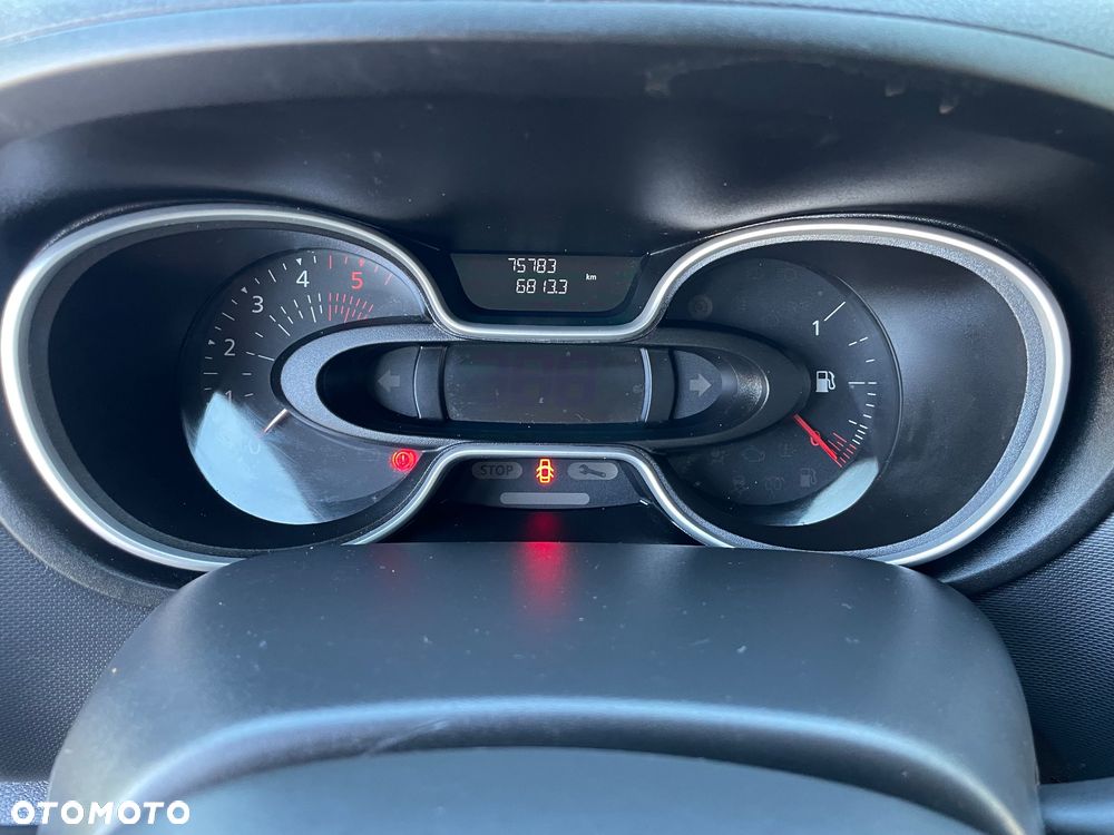 Renault Trafic Vivaro Partner Expert Custom Talento T6 Vito - 17
