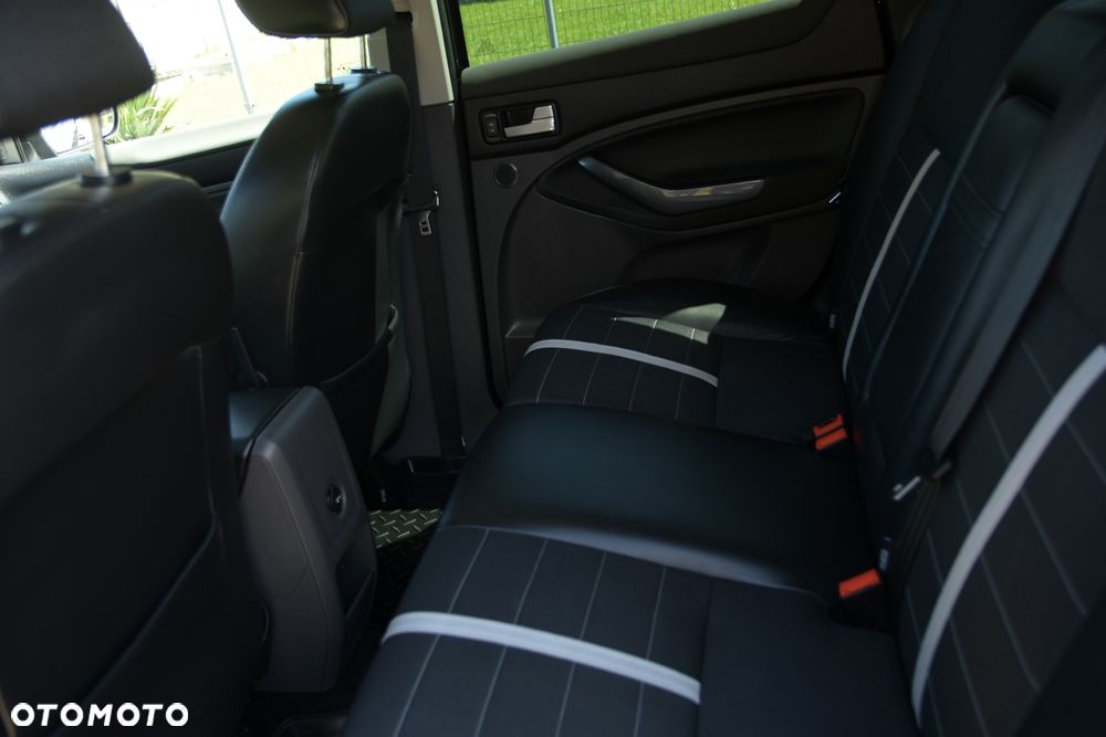 Ford Kuga 2.0 TDCi 2x4 Titanium - 22