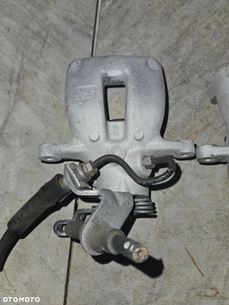 SKODA SUPERB II OCTAVIA II ZACISK HAMULCOWY TYŁ LEWY PRAWY - 4