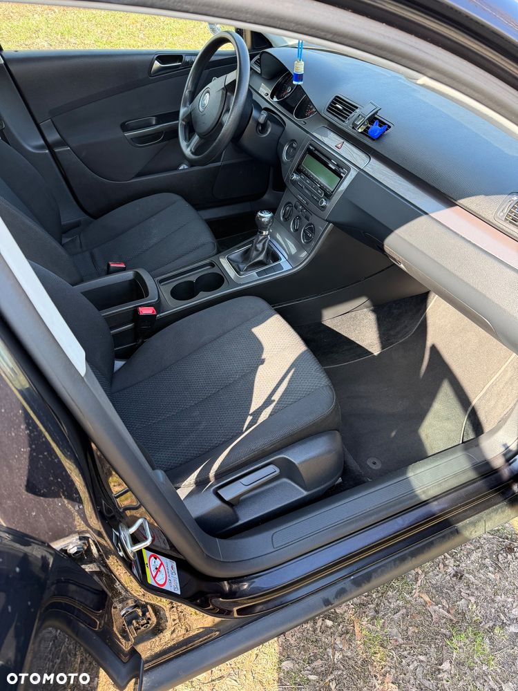 Volkswagen Passat 2.0 TDI DPF Highline - 8