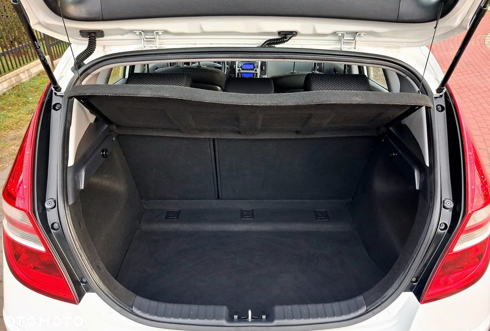 Hyundai i30 1.4 Blue Comfort - 14