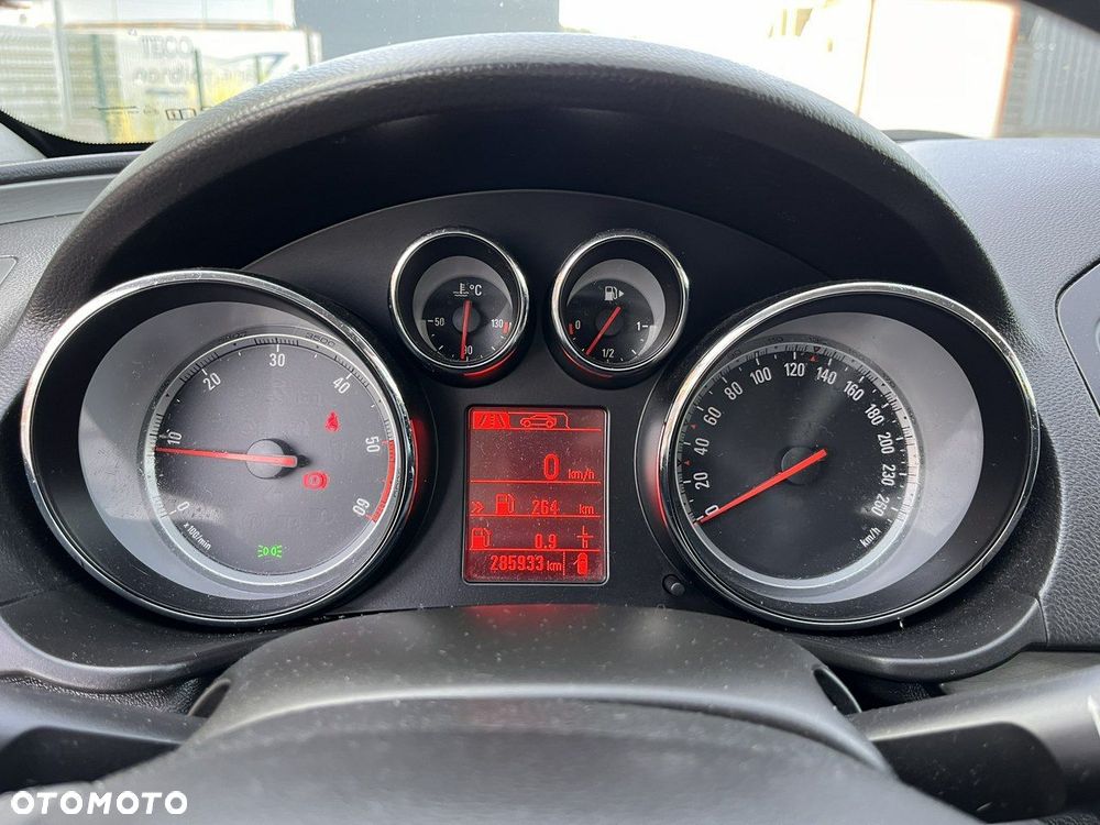 Opel Insignia - 10