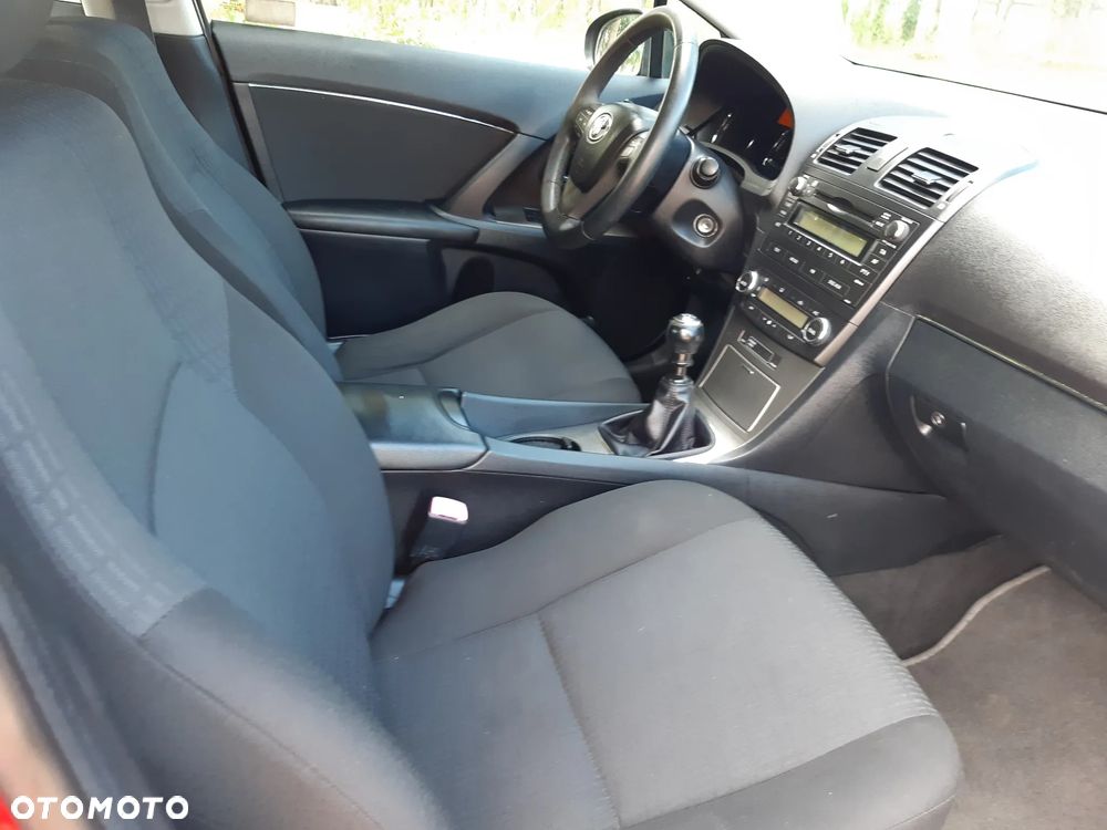 Toyota Avensis 1.8 Luna - 14
