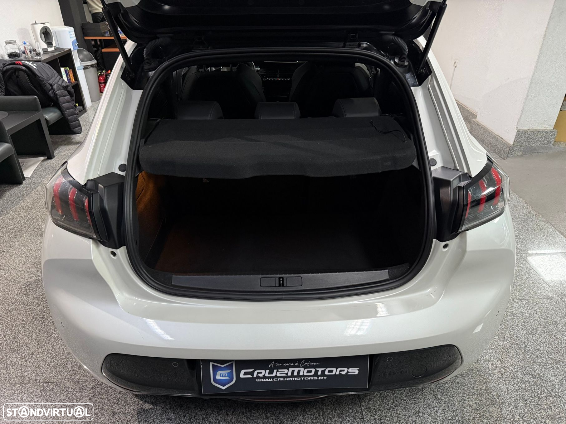 Peugeot e-208 50 kWh GT - 6