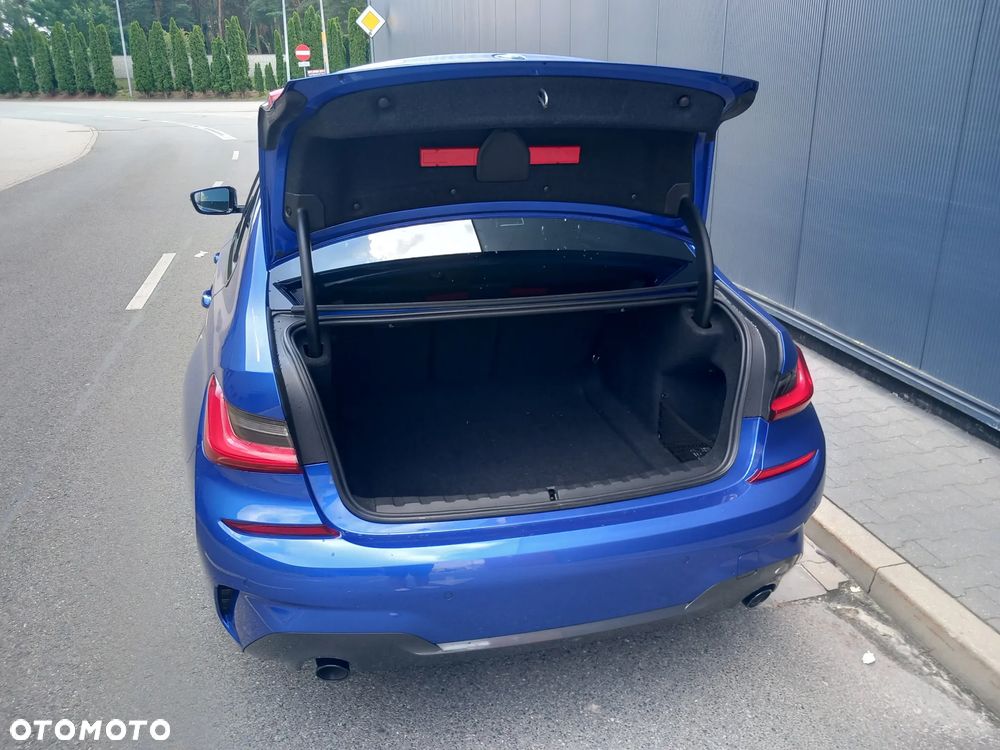 BMW Seria 3 318d M Sport Shadow - 3