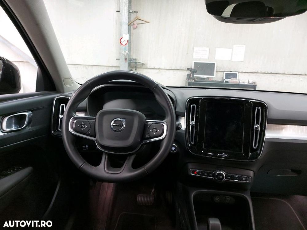 Volvo XC 40 T2 AT8 Momentum - 3