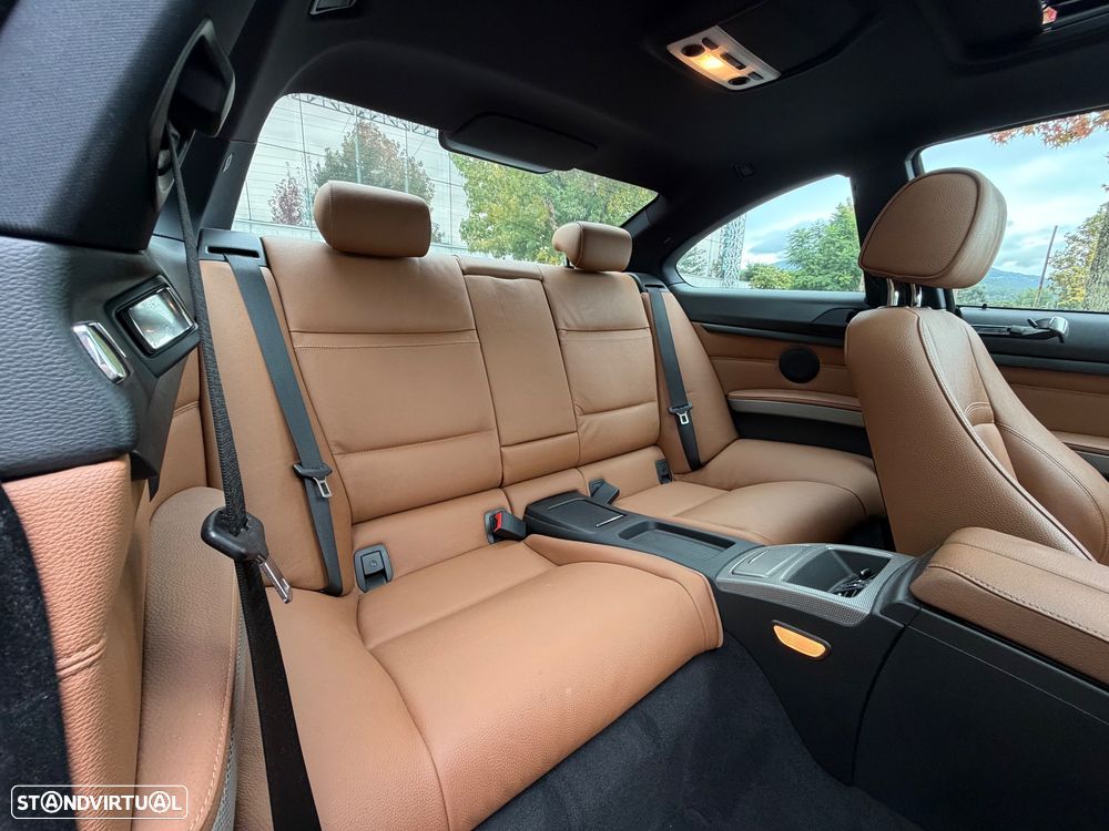 BMW 320 d Coupe Edição M - 31