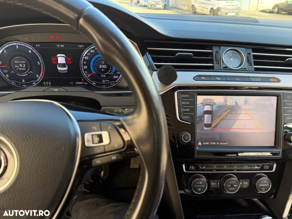 Volkswagen Passat 2.0 TDI DSG Highline - 11