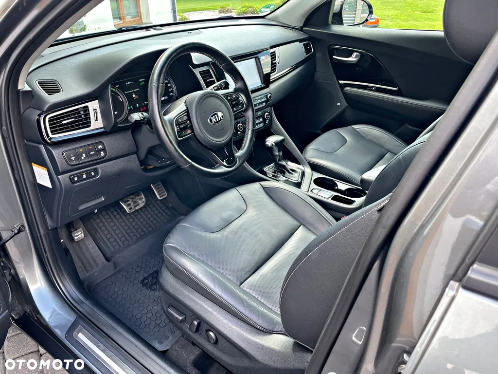 Kia Niro 1.6 GDI Hybrid L Business Line - 24