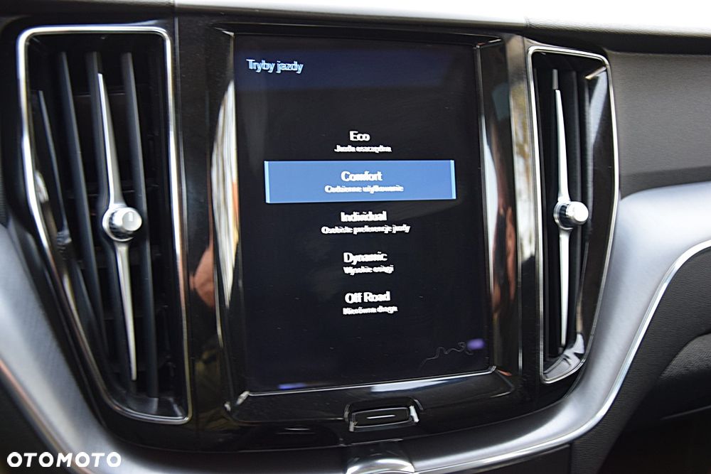 Volvo XC 60 B4 D AWD Geartronic Momentum - 21