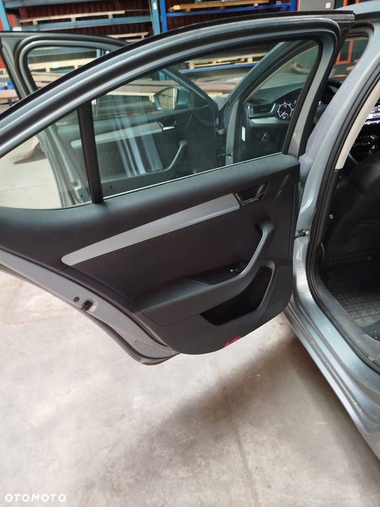 Skoda Superb 1.6 TDI Ambition - 36