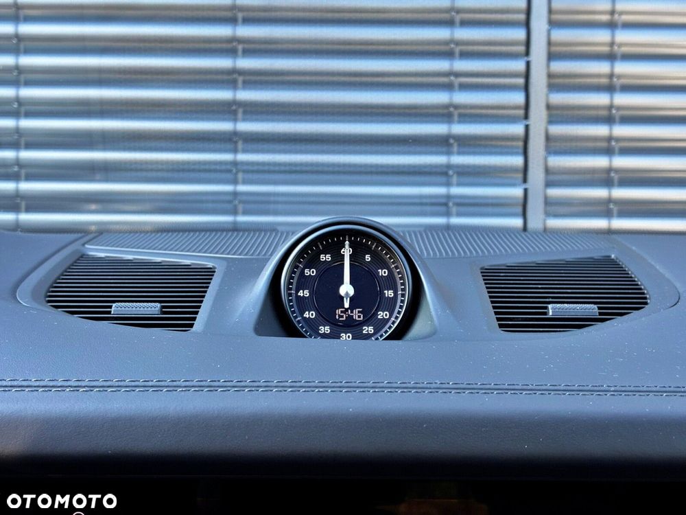 Porsche Cayenne - 34