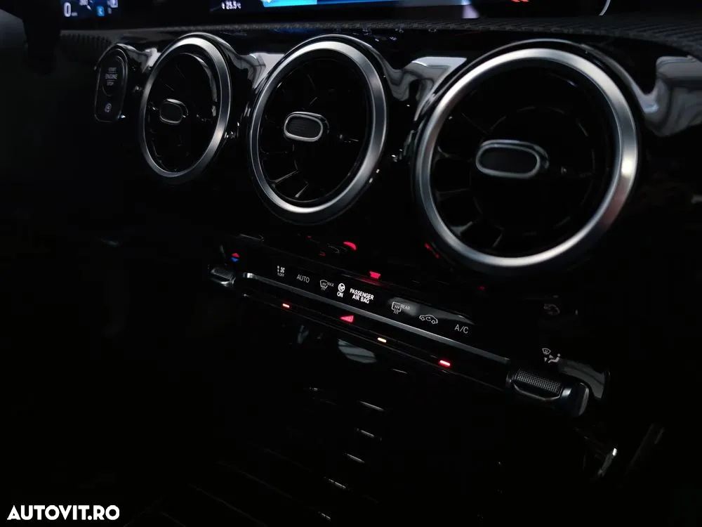 Mercedes-Benz A 180 d 7G-DCT - 12