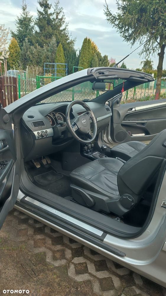 Opel Astra 1.9 CDTI Cosmo - 25