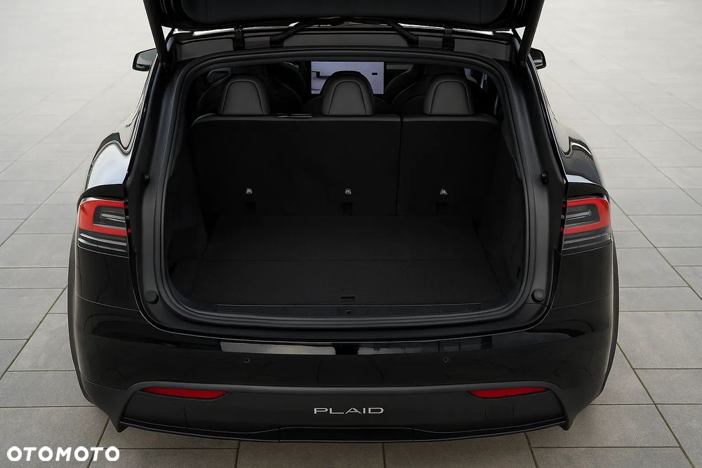 Tesla Model X - 7