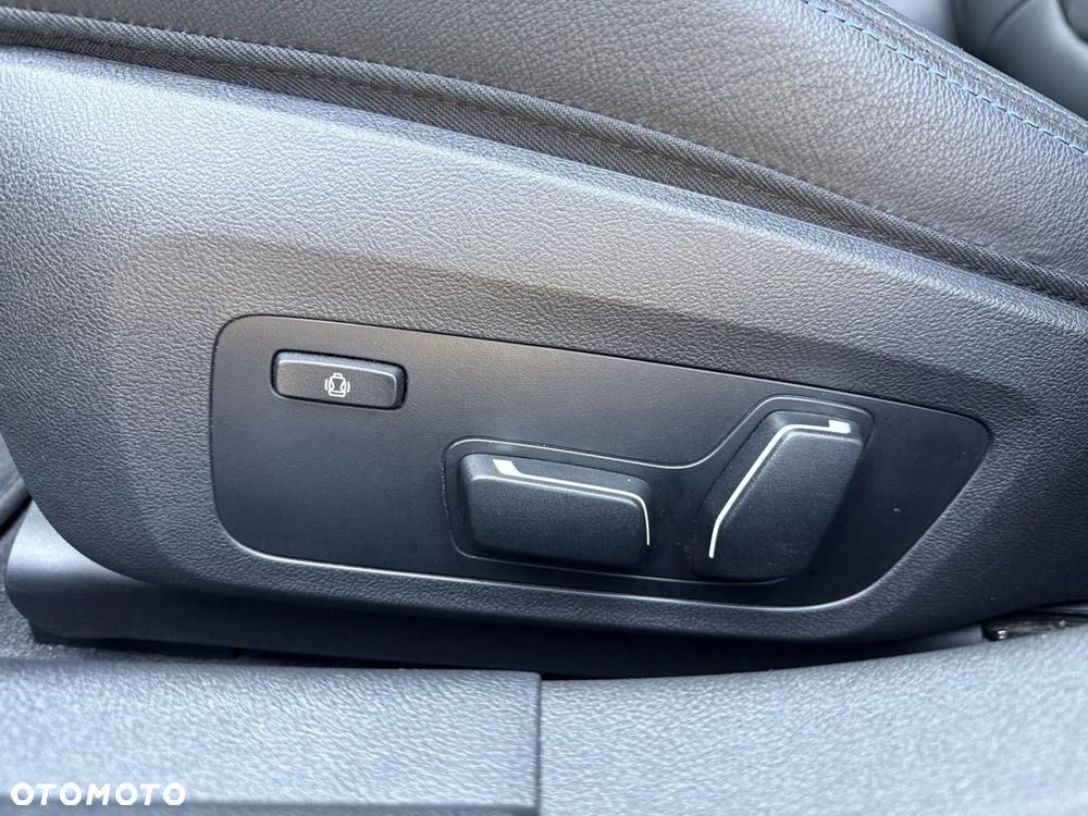 BMW i4 - 16