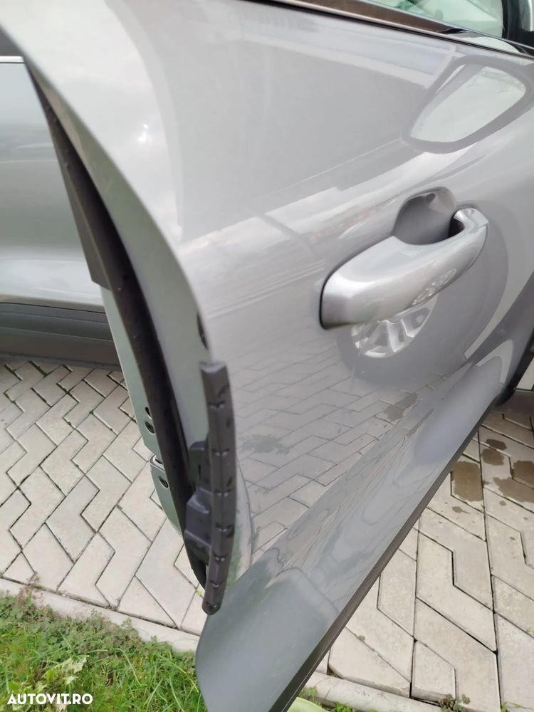 Ford Kuga - 36