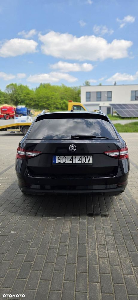 Skoda Superb 2.0 TDI Active DSG - 5