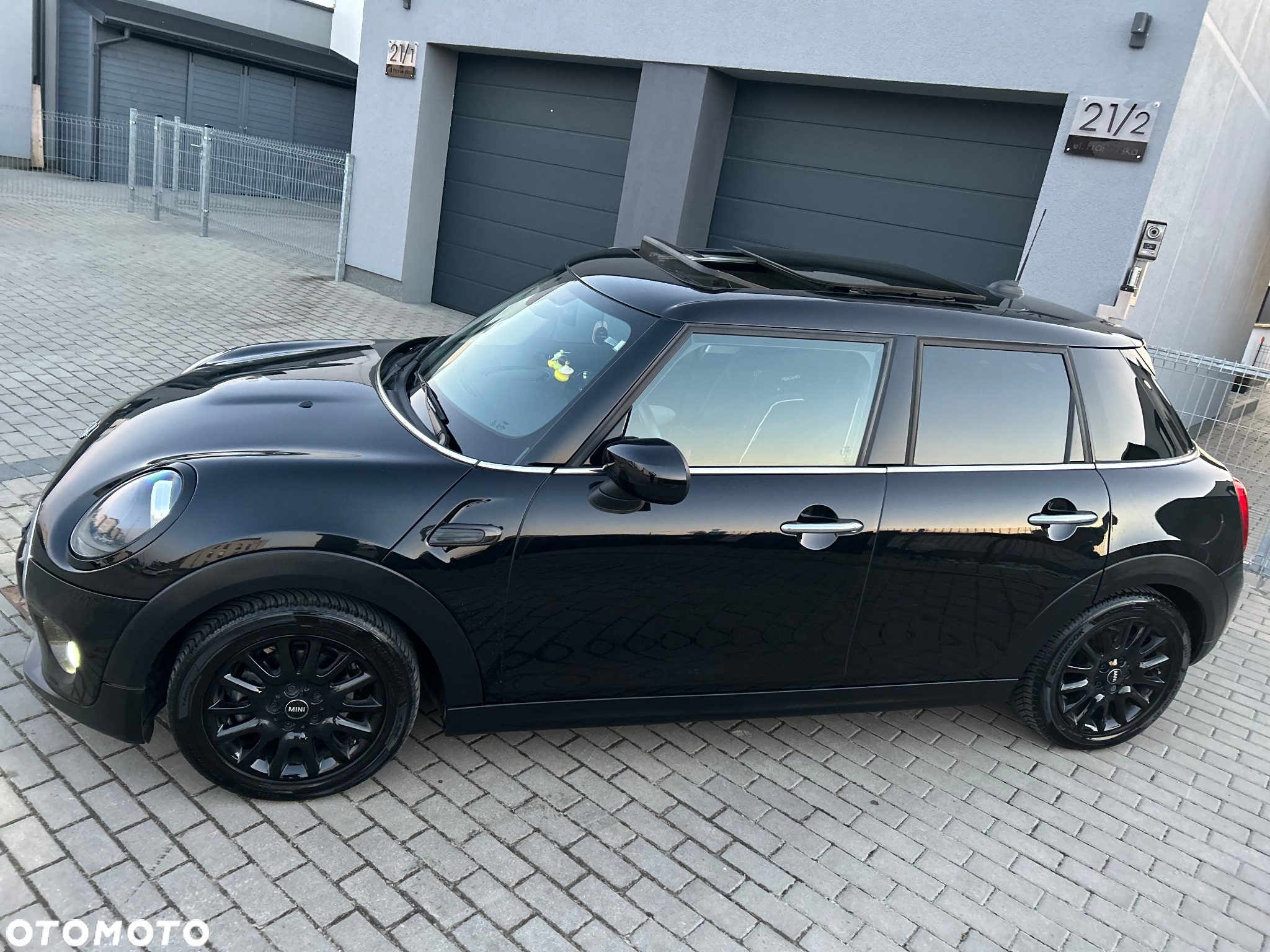 MINI Cooper Essential Trim - 5
