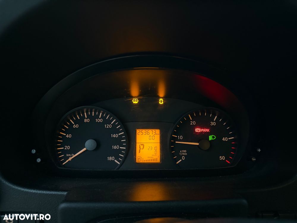 Mercedes-Benz Sprinter - 8