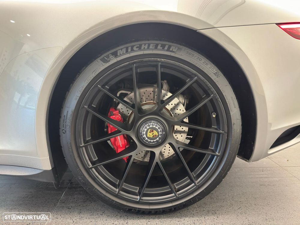 Porsche 911 (991) Carrera 4 GTS PDK - 15