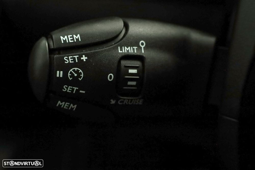 Peugeot 2008 1.2 PureTech Allure - 15