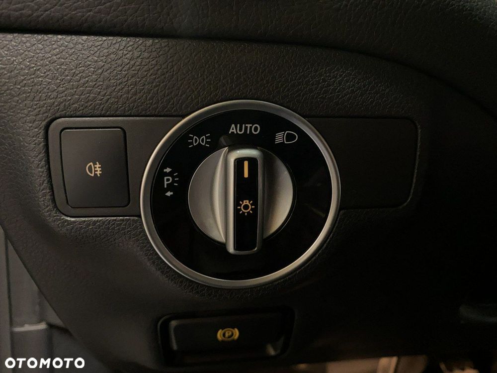 Mercedes-Benz CLA - 37